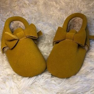Monkey feet Yellow Bow Kids Shoes